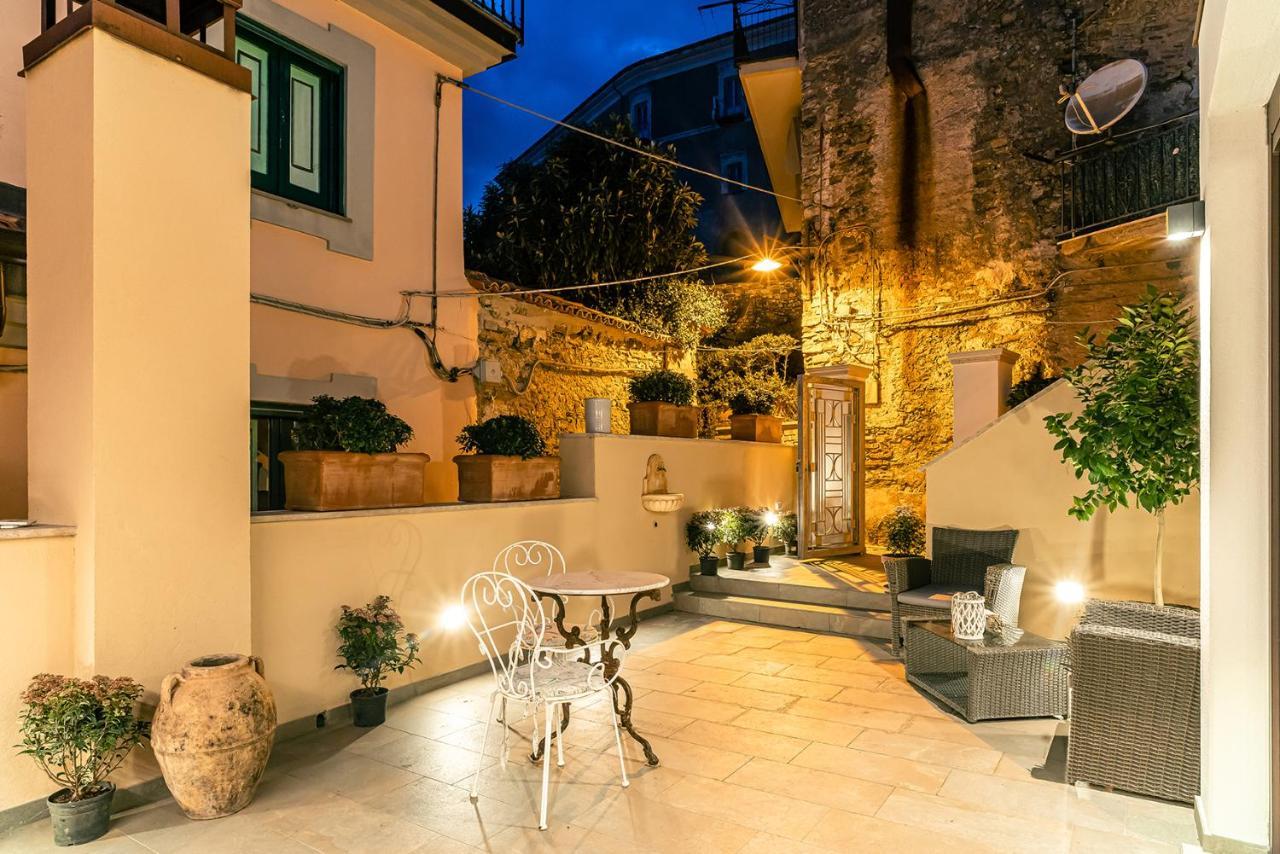 Bed and Breakfast De Gulia Charme And Relax à Castellabate Extérieur photo